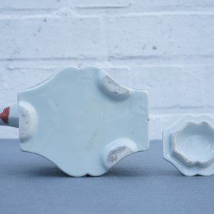 A Chinese famille verte teapot and cover, Kangxi — photo 12