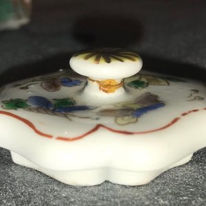 A Chinese famille verte teapot and cover, Kangxi — photo 14