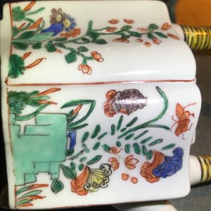 A Chinese famille verte teapot and cover, Kangxi — photo 27