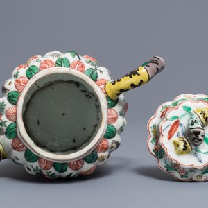 A Chinese famille verte teapot and cover, Kangxi — 照片 7