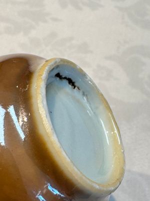 A Chinese famille verte teapot and three famille rose capucine-ground cups and saucers, Kangxi/Qianlong — photo 51