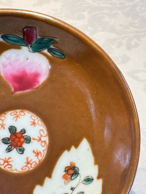 A Chinese famille verte teapot and three famille rose capucine-ground cups and saucers, Kangxi/Qianlong — photo 78