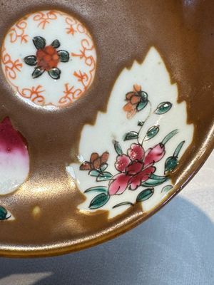 A Chinese famille verte teapot and three famille rose capucine-ground cups and saucers, Kangxi/Qianlong — photo 79
