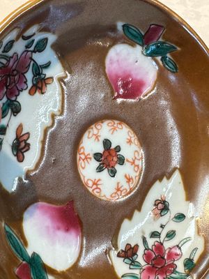 A Chinese famille verte teapot and three famille rose capucine-ground cups and saucers, Kangxi/Qianlong — photo 80