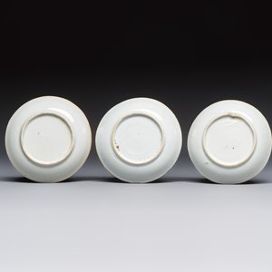 A Chinese famille verte teapot and three famille rose capucine-ground cups and saucers, Kangxi/Qianlong — photo 15