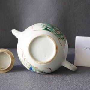 A Chinese famille verte teapot with a bird on a blossoming branch, Kangxi — photo 11