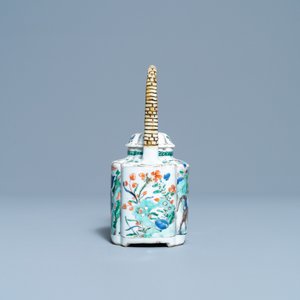 A Chinese famille verte teapot with animals, Kangxi — 照片 3
