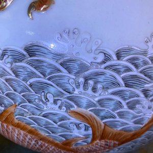 A Chinese famille verte 'tianqiu ping' vase with a dragon and carps, Qianlong mark, 19th C. — 照片 19
