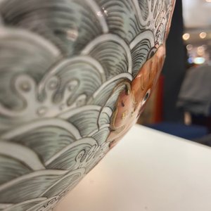 A Chinese famille verte 'tianqiu ping' vase with a dragon and carps, Qianlong mark, 19th C. — 照片 62