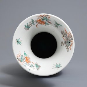 A Chinese famille verte vase and a famille rose bowl, 19th C. — photo 6