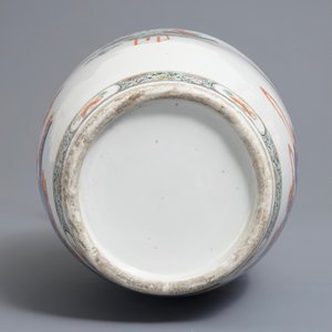 A Chinese famille verte vase and a famille rose bowl, 19th C. — photo 7