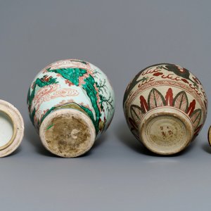 A Chinese famille verte vase and a Swatow jar, Transitional period and 19th C. — photo 6