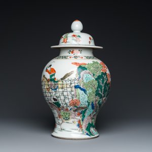 A Chinese famille verte vase and cover, 19th C. — photo 2