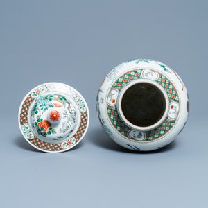 A Chinese famille verte vase and cover, Kangxi mark, 19th C. — 照片 5