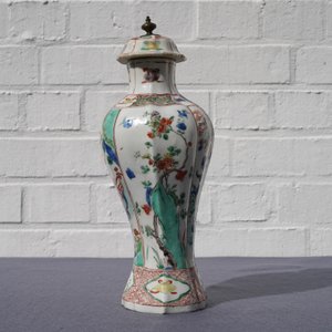 A Chinese famille verte vase and cover with mythical beasts, Kangxi — 照片 8