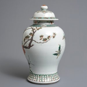 A Chinese famille verte vase and cover with pheasants and flowers, 19th C. — photo 3