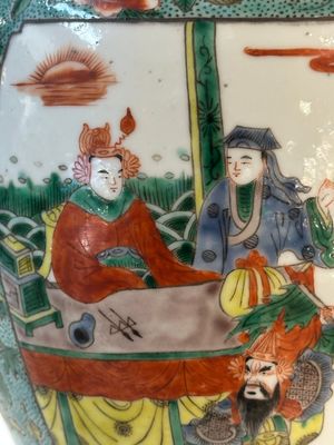 A Chinese famille verte vase and two covered vases, 19th C. — photo 11