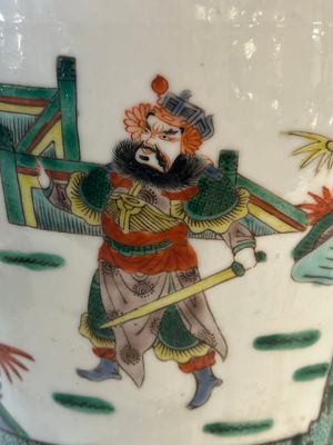 A Chinese famille verte vase and two covered vases, 19th C. — photo 8
