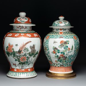 A Chinese famille verte vase and two covered vases, 19th C. — photo 2