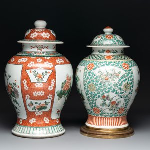 A Chinese famille verte vase and two covered vases, 19th C. — photo 3