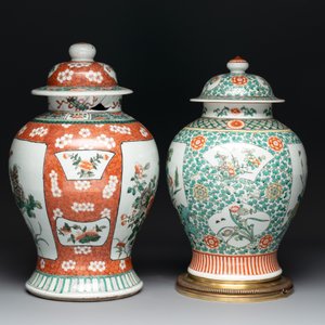 A Chinese famille verte vase and two covered vases, 19th C. — photo 5
