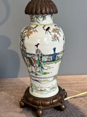 A Chinese famille verte vase mounted as lamp and a famille rose covered tureen, 19th C. — photo 20