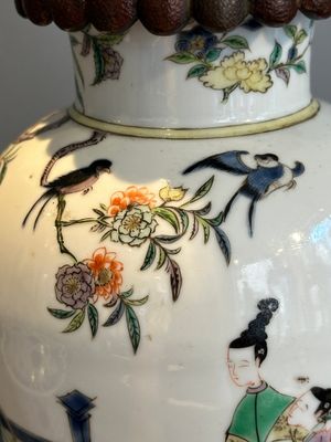 A Chinese famille verte vase mounted as lamp and a famille rose covered tureen, 19th C. — photo 23