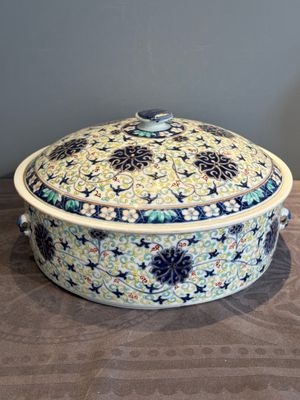 A Chinese famille verte vase mounted as lamp and a famille rose covered tureen, 19th C. — photo 4
