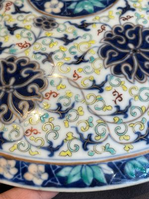 A Chinese famille verte vase mounted as lamp and a famille rose covered tureen, 19th C. — photo 9