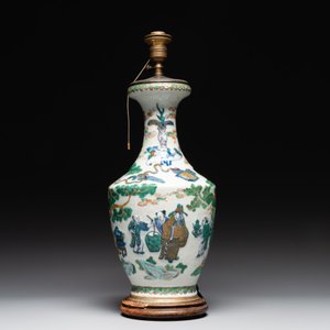 A Chinese famille verte vase, two famille rose jars and three covered jars, 19th C. — photo 3