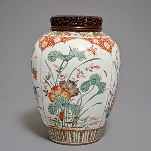 A Chinese famille verte vase with a carved wooden cover, Kangxi — photo 4