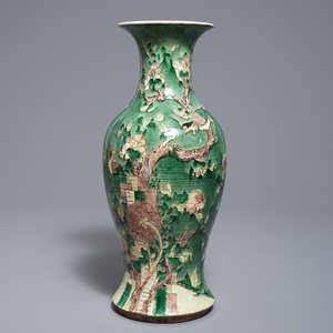 A Chinese famille verte vase with birds among foliage, 19th C. — photo 1