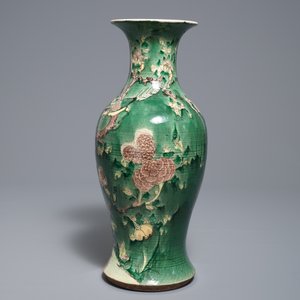 A Chinese famille verte vase with birds among foliage, 19th C. — photo 4