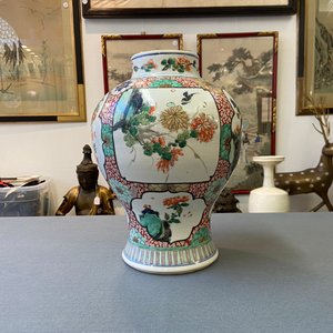 A Chinese famille verte vase with birds near flowery branches, Kangxi — 照片 21