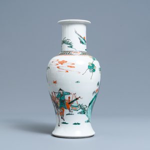 A Chinese famille verte vase with figurative design, 19th C. — photo 3