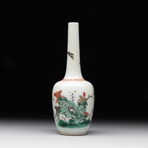 A Chinese famille verte vase with floral design, Kangxi — 照片 1
