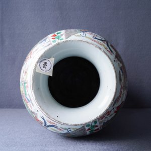 A Chinese famille verte vase with warriors on horseback, Kangxi — 照片 9