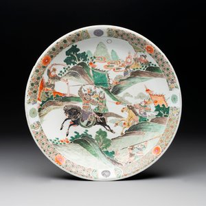 A Chinese famille verte 'warriors on horseback' dish, lingzhi mark, Kangxi — photo 1