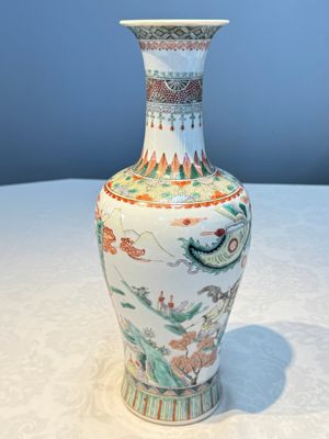 A Chinese famille verte 'Warriors' vase, Kangxi mark, 19th C. — photo 3