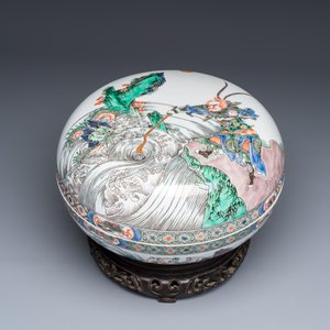 A Chinese famille verte 'Wei Zheng Slaying the Dragon 魏徵斬龍'covered box on a wooden stand — photo 1
