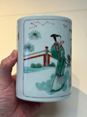 A Chinese famille verte 'Xi Xiang Ji' brush pot, Xue Gu Zhai 學古齋 mark, 19th C. — photo 4