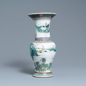 A Chinese famille verte 'yenyen' 'rice production' vase and a large blue and white 'peacock' dish, 19th C. — photo 6