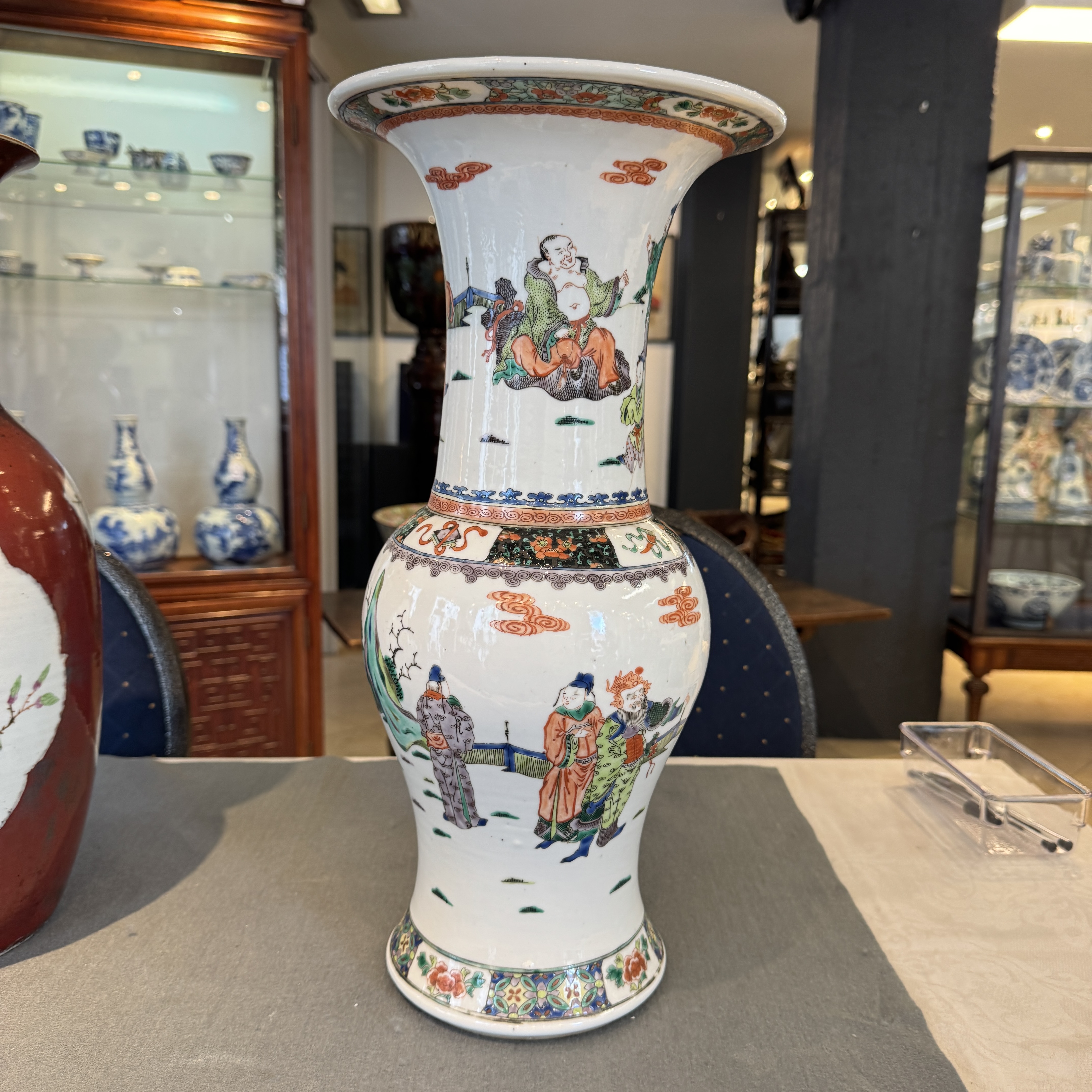 A Chinese famille verte 'Yenyen' vase and a famille rose red-ground vase — photo 9