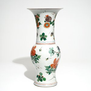A Chinese famille verte yenyen vase with birds and flowers, Kangxi — 照片 3