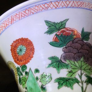 A Chinese famille verte yenyen vase with birds and flowers, Kangxi — photo 14