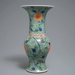 A Chinese famille verte yenyen vase with floral design, Kangxi — photo 3