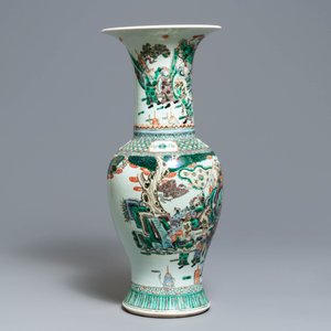 A Chinese famille verte yenyen 'warriors' vase, 19th C. — photo 2