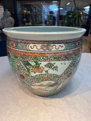 A Chinese famille verte 'Zhu Lin Qi Xian 竹林七賢' and 'Xi Xiang Ji' fish bowl or jardinière, 19th C. — photo 4