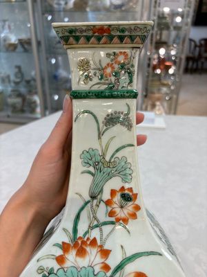 A Chinese famille verte 'zun' vase with floral design, 19th C. — photo 13