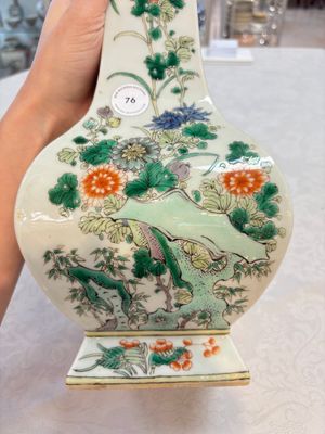 A Chinese famille verte 'zun' vase with floral design, 19th C. — photo 8